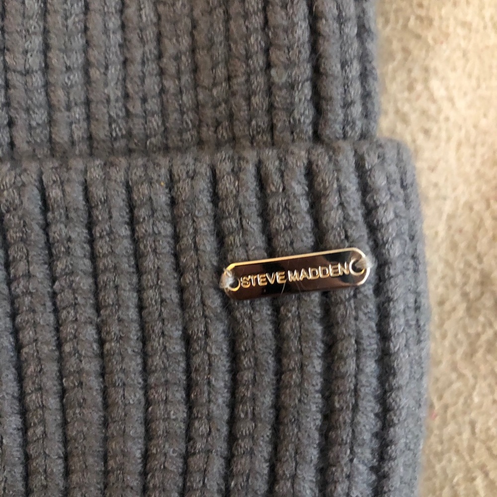 Steve Madden Beanie - Picture 2 of 4